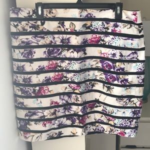 White House Black Market Pencil skirt